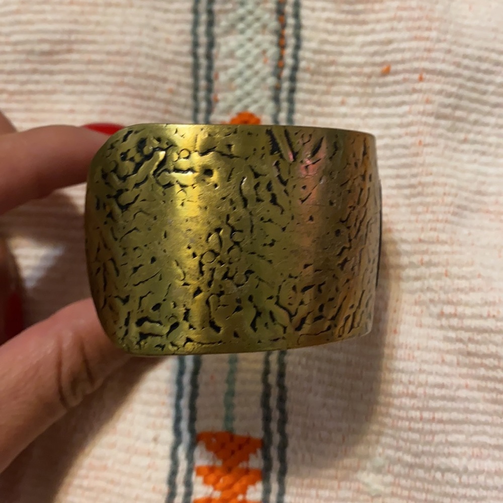 OHIO State Hammered Cuff Bracelet - Picture 4 of 9